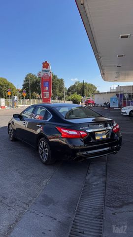 ניסאן אלטימה