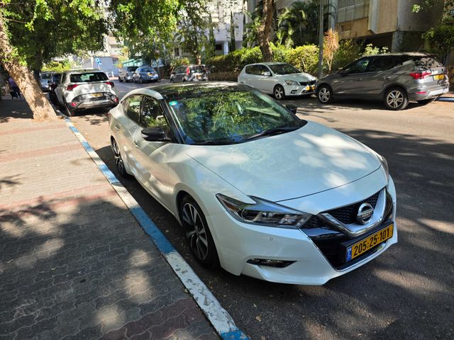 מודעת רכב ניסאן מקסימה