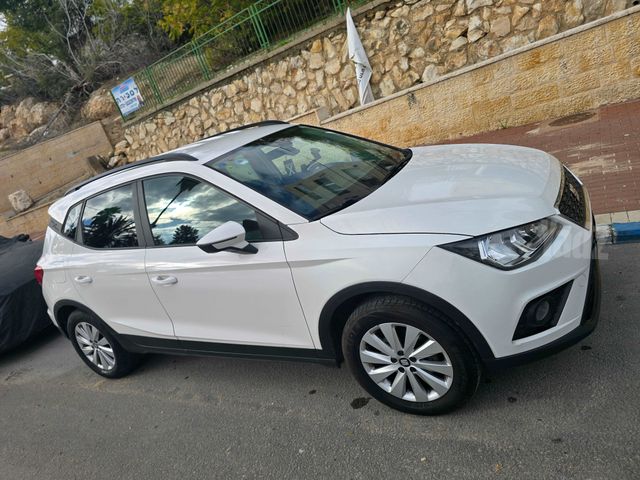 סיאט ארונה