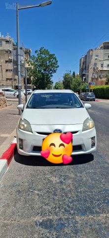מודעת רכב טויוטה פריוס