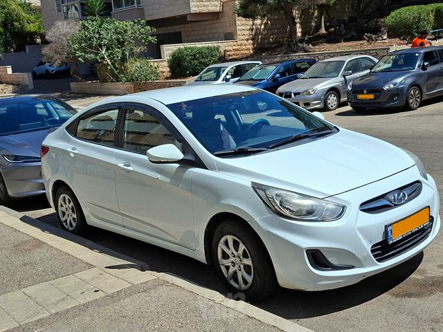 יונדאי אקסנט i25