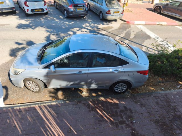 יונדאי אקסנט i25