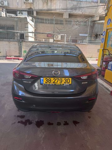מאזדה 3