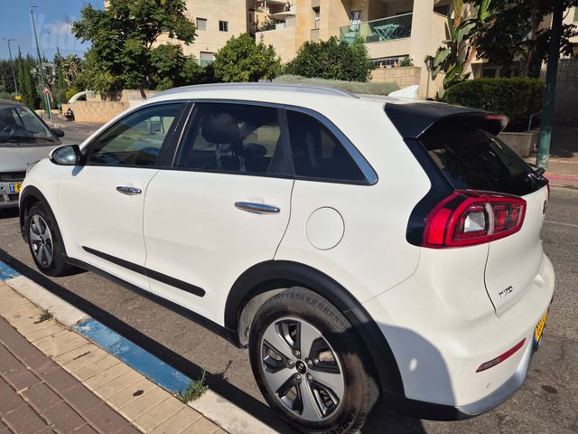 קיה נירו