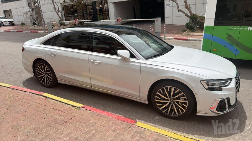 אאודי A8