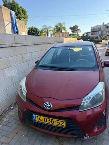 טויוטה יאריס