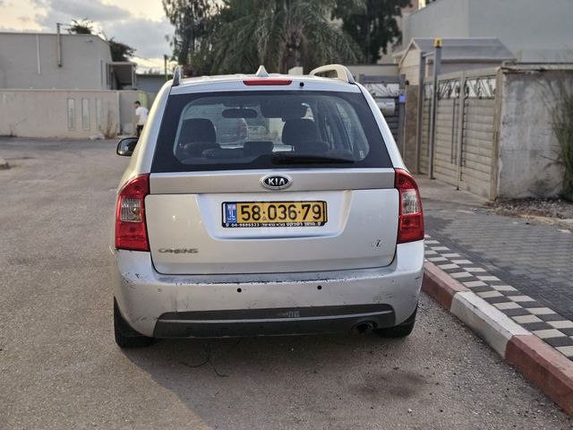 מודעת רכב קיה קארנס