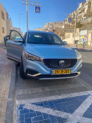 מודעת רכב אם ג'י ZS