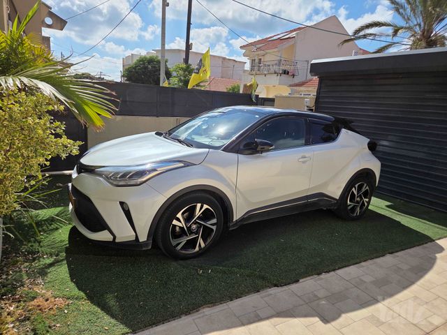 מודעת רכב טויוטה C-HR