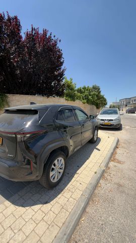 טויוטה יאריס קרוס