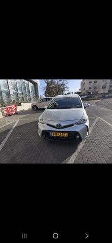טויוטה פריוס פלוס