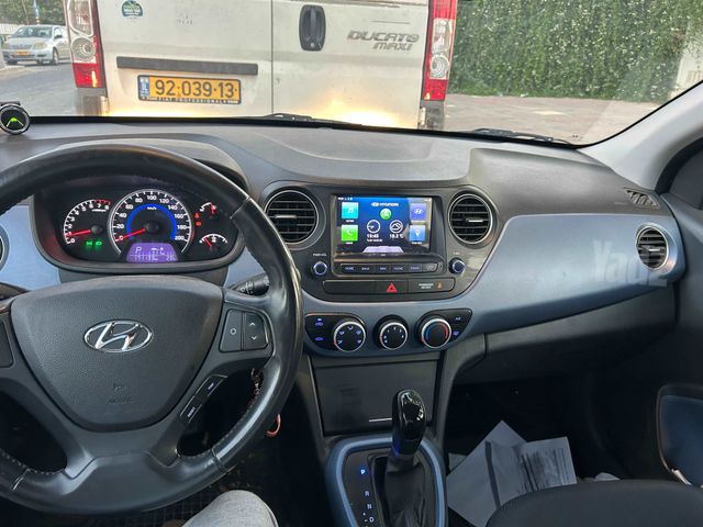 יונדאי i10