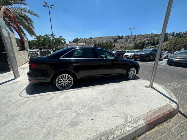 אאודי A4