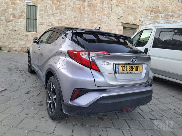 מודעת רכב טויוטה C-HR