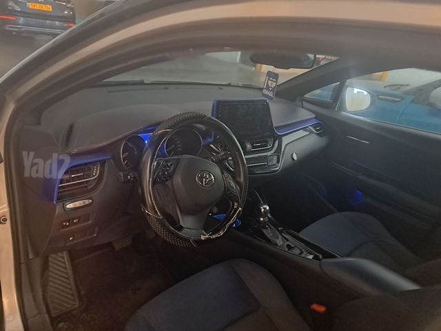 טויוטה C-HR