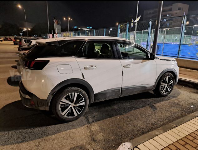 פיג'ו 3008