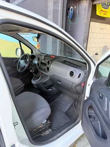 מודעת רכב סיטרואן ברלינגו