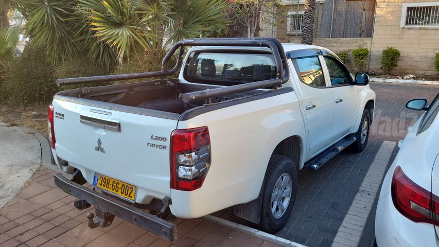 מיצובישי טרייטון / L200