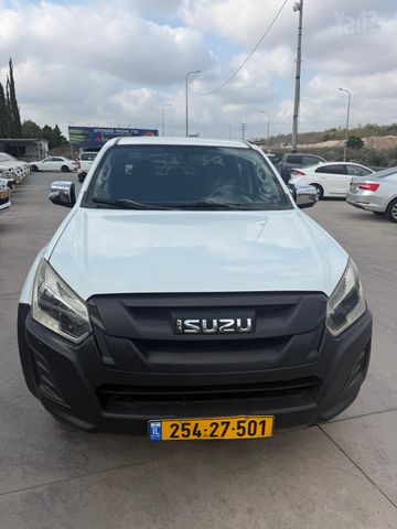 איסוזו די-מקס