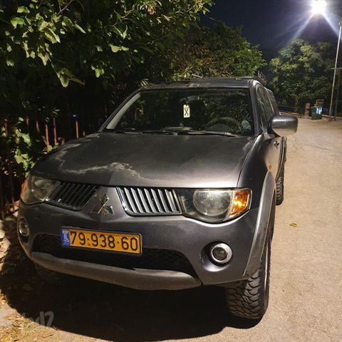 מיצובישי טרייטון / L200
