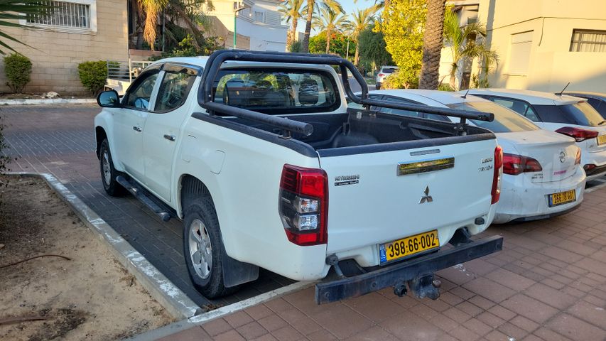 מודעת רכב מיצובישי טרייטון / L200