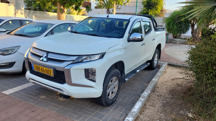 מיצובישי טרייטון / L200