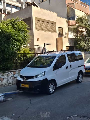 ניסאן NV200