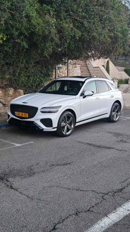 מודעת רכב ג'נסיס GV70