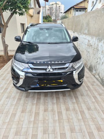 מיצובישי אאוטלנדר