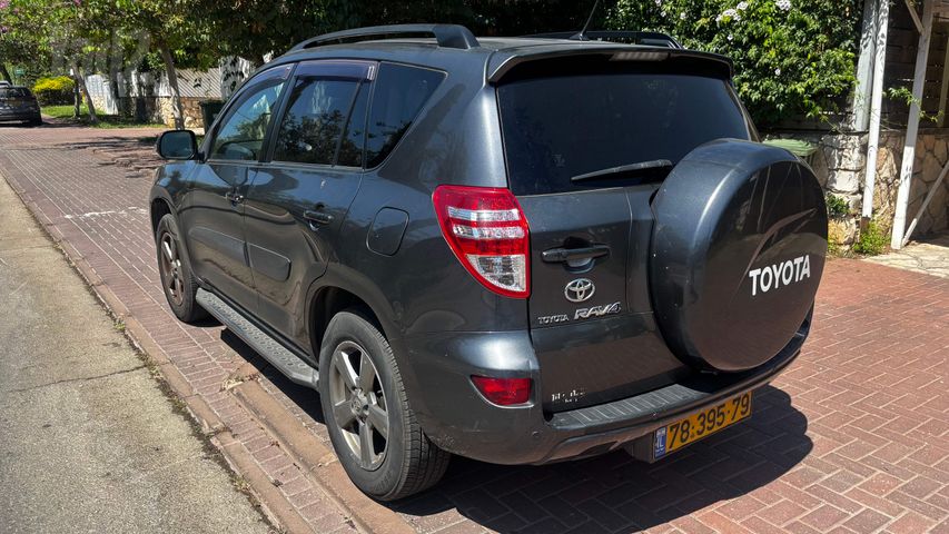 טויוטה RAV4