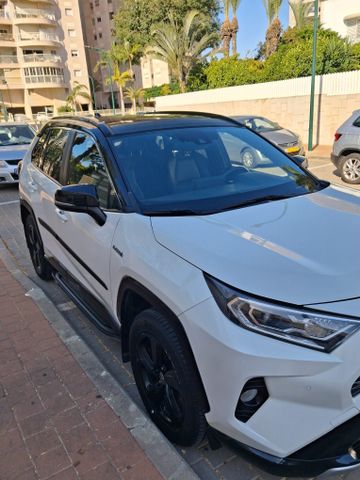 מודעת רכב טויוטה RAV4