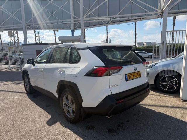 טויוטה RAV4