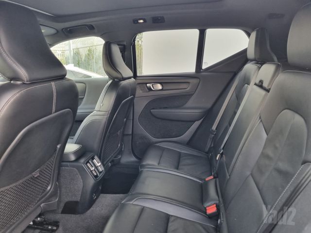 וולוו XC40