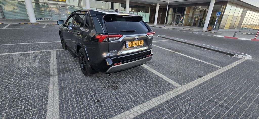 טויוטה RAV4