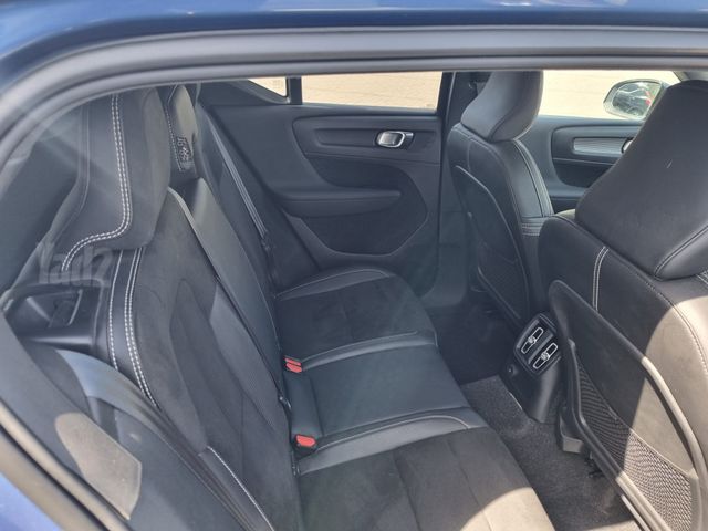 מודעת רכב וולוו XC40 1