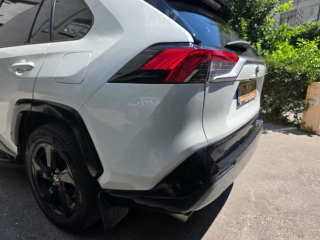 טויוטה RAV4