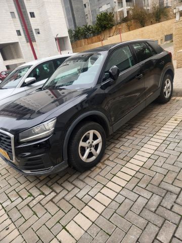 אאודי Q2