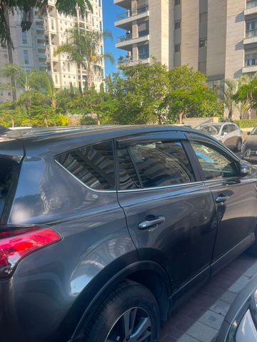טויוטה RAV4