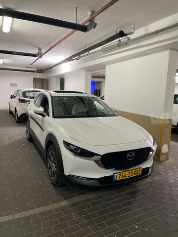 מודעת רכב מאזדה CX-30