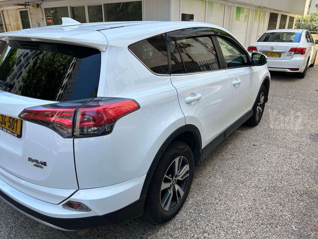 טויוטה RAV4