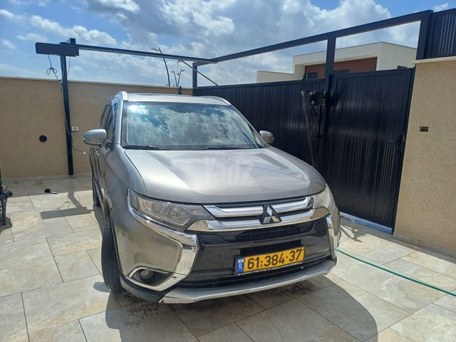 מיצובישי אאוטלנדר