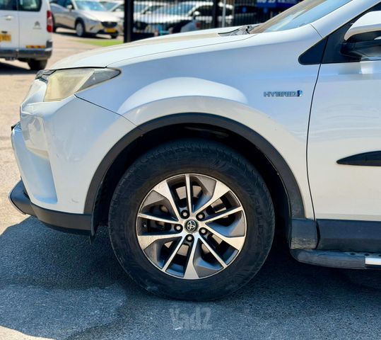 טויוטה RAV4