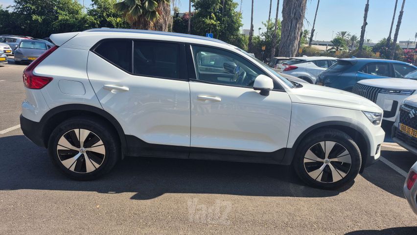 מודעת רכב וולוו XC40