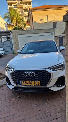 אאודי Q3