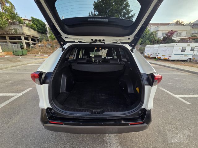 טויוטה RAV4