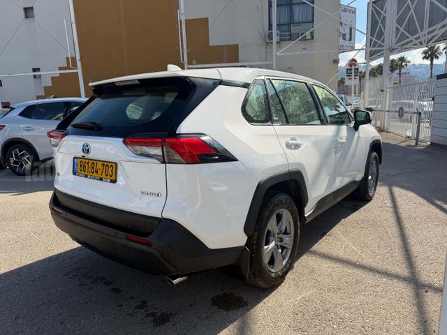 טויוטה RAV4