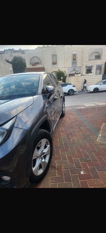 טויוטה RAV4