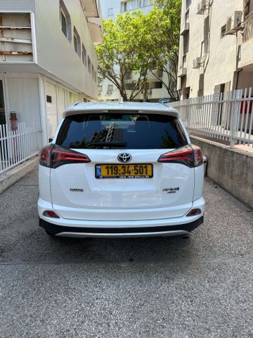טויוטה RAV4