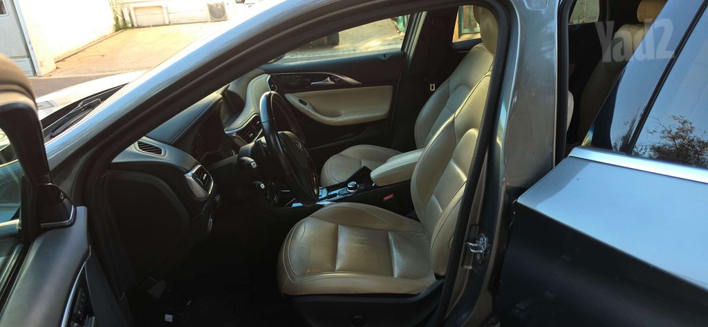 אינפיניטי QX30