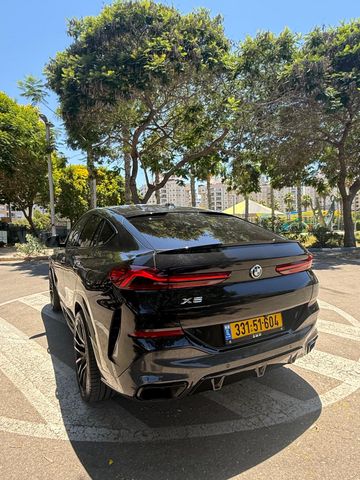 ב מ וו X6